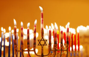 Gli ebrei cagliaritani festeggiano l’inizio di Chanukkah