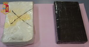 Nascondeva 2 kg di cocaina nel trolley, arrestato 31enne romano