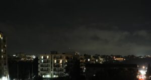 Buio pesto nelle strade di Cagliari: lampioni spenti durante la notte