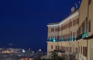 Giornata dei diritti dell’infanzia: Palazzo Regio si dipinge di blu