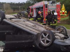 Grave incidente sulla 23, i Vigili del fuoco estraggono donna ferita dall’auto