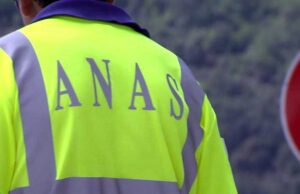 Sassari, camion in avaria mentre si trova nella galleria Chighizzu