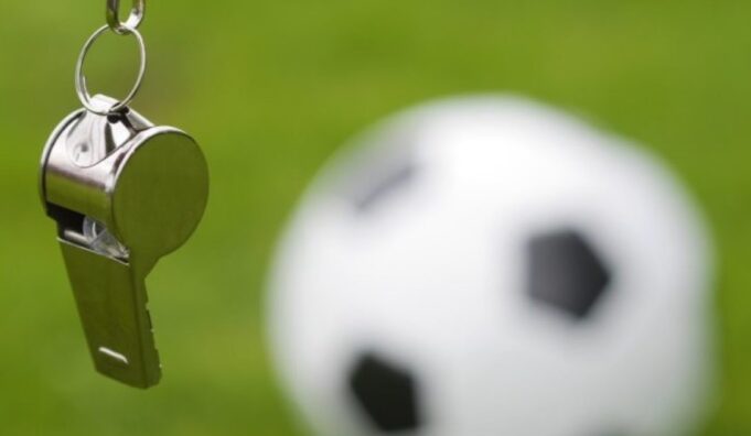 Dirigente sportivo dà uno schiaffo a un arbitro, denunciato dalla Digos