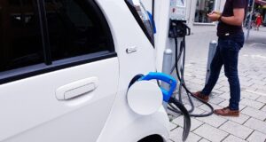 La Sardegna diventa green: Enel e Regione preparano la svolta elettrica