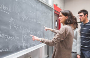 Scuola, 20mila insegnanti chiedono aumento di 200 euro netti