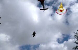 Tonara, soccorso un operaio bloccato dalla neve | Video