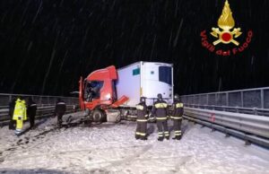 Neve in Sardegna, primi disagi sulla circolazione stradale