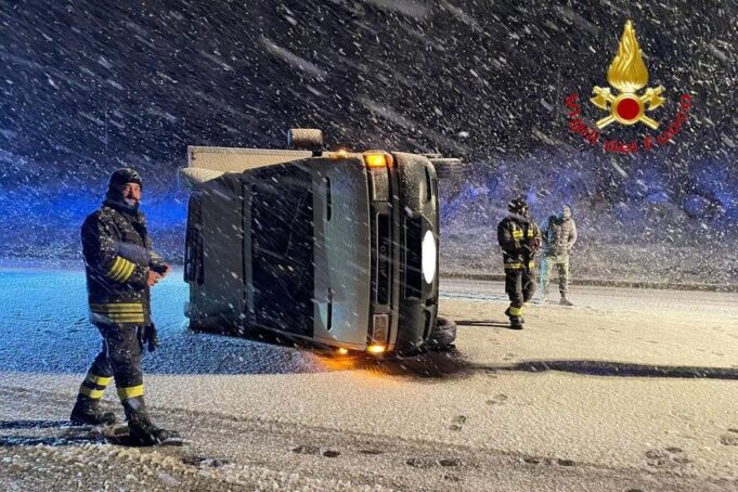 In Sardegna tempesta di gelo, è ancora allerta meteo