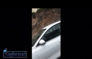 Via Is Maglias, crolla un muro di contenimento sopra due auto