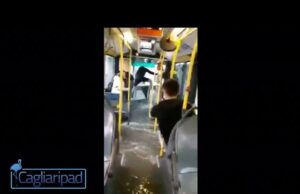 Nubifragio a Cagliari | Bus su strada-fiume, l’acqua è ovunque | Video