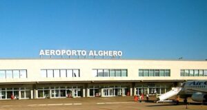 Covid, tutti negativi i tamponi dei primi 118 passeggeri del volo Roma -Alghero