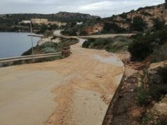 Calamosca, la nuova strada inaugurata è piena di detriti