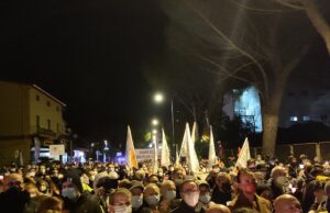 Iglesias, grande marcia per la Sanità: riapre il reparto di Chirurgia del Cto