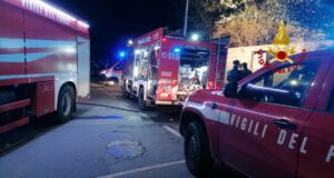 Pirri, incendio in via Duca di Genova | Morto un uomo