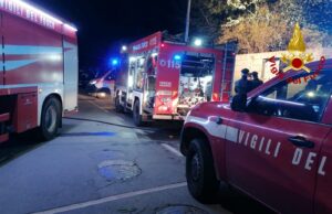 Pirri, incendio in via Duca di Genova | Morto un uomo