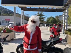 Marina Piccola: il grande raduno dei centauri Babbo Natale | Fotogallery