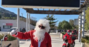 Marina Piccola: il grande raduno dei centauri Babbo Natale | Fotogallery