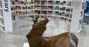 Un viaggio nell’arte di Maria Lai | All’aeroporto di Cagliari le opere dell’artista