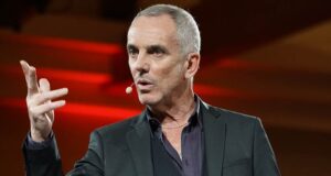 Federico Buffa a Cagliari per raccontare l’incontro tra Riva e De André