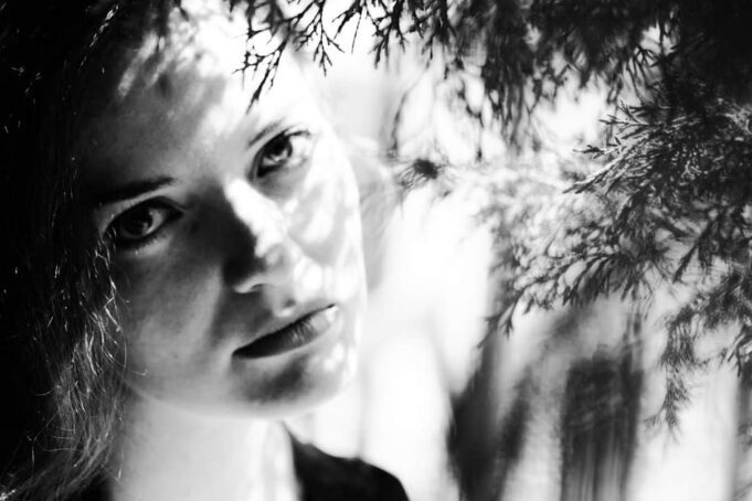 “La poesia dà un nome al dolore, ma ci vorrebbe un profilattico del cuore”