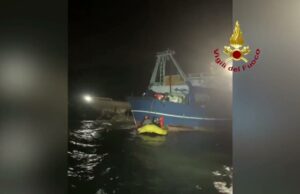Maltempo, soccorsi due pescherecci battenti bandiera egiziana | Video