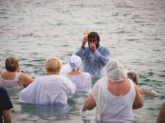 Calamosca, nell’acqua gelida si celebra l’Epifania ortodossa | Fotogallery