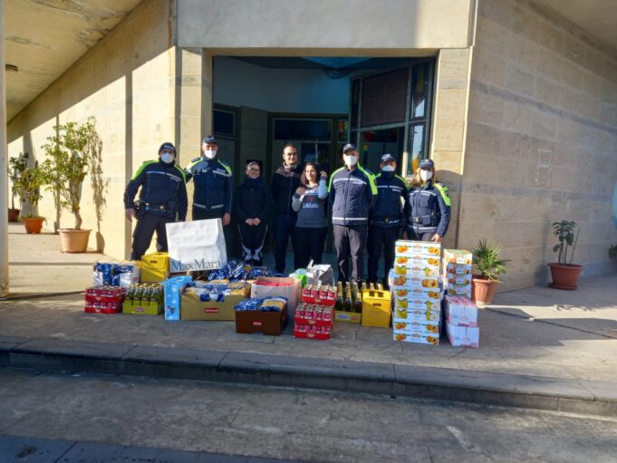 Befana della Polizia, cibo e giocattoli per i più bisognosi