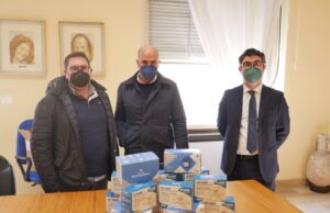 Nuoro, due aziende donano 53mila mascherine a chi è in difficoltà