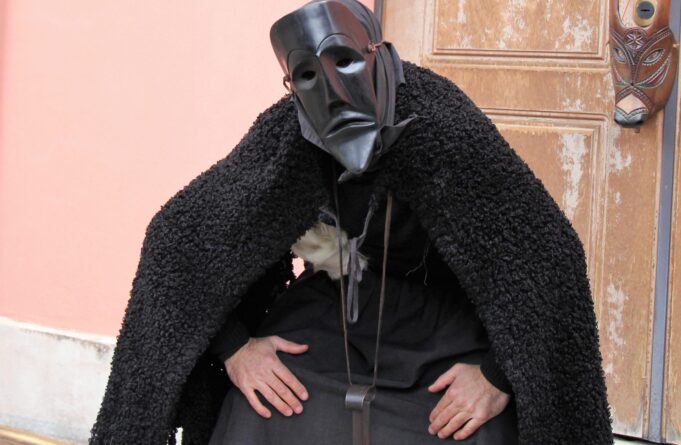 Anche la Sardegna ha la sua befana: “Sa Filonzana” di Ottana