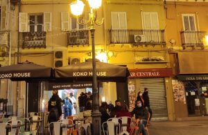 Risse e coltelli a Cagliari | L’escalation post-pandemia si sposta in centro città