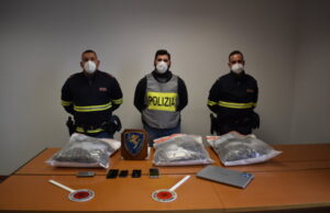 Cagliari, 8 chili di marijuana nel bagagliaio | Arrestati due giovani