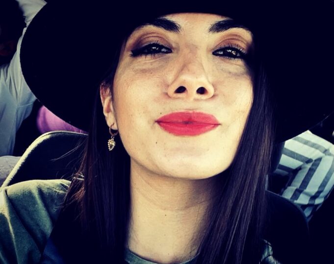 Positive al Covid, affittano una casa per vincere l’isolamento | Una è Ilaria Paba