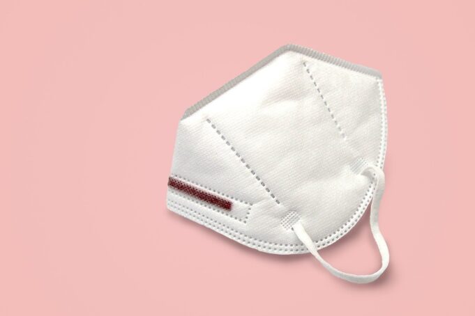 Mascherine Ffp2, c’è l’accordo: saranno vendute a 75 centesimi