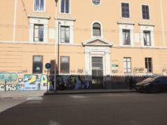 Via San Benedetto, palazzo imbrattato dai writers