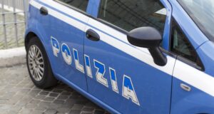 Rifiutano di dargli 450 euro in contanti, giovane aggredisce i nonni