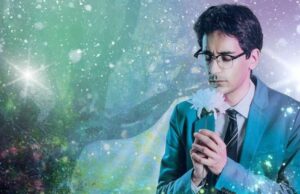 Valerio Lundini arriva al Teatro Massimo con uno spettacolo irriverente