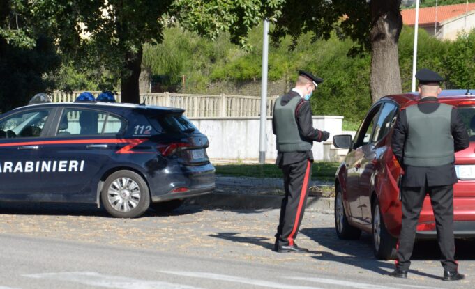 Guida senza patente l’auto della madre, denunciato 37enne di Cagliari