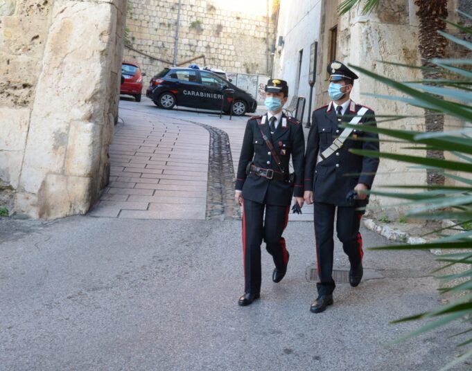 Entra nel palazzo della ex e la molesta, arrestato 45enne di Cagliari
