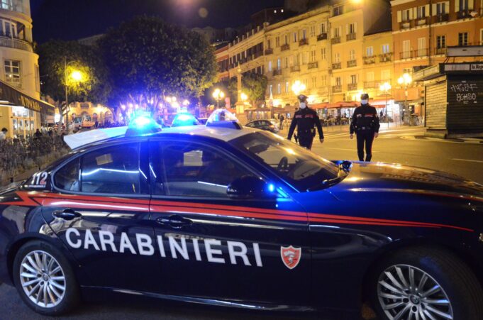 Viale Trieste, le afferra il braccio per farla salire in auto: denunciato 45enne
