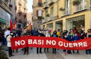Cagliari si schiera contro la guerra in Ucraina: oltre 2500 persone in piazza