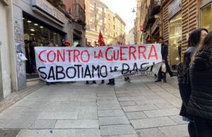 Presidio NO WAR davanti alla sede Rai di Cagliari