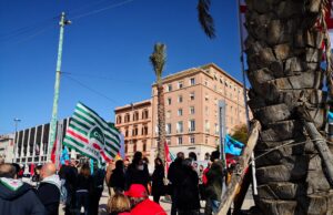 Vertenza Tim, lavoratori in piazza chiedono aiuto alla Regione