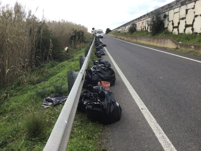 Anas, rimosse 13 tonnellate di rifiuti sulla Statale 131