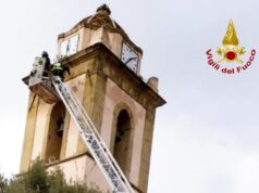 Forte vento, campanile pericolante | Intervengono i Vigili del fuoco