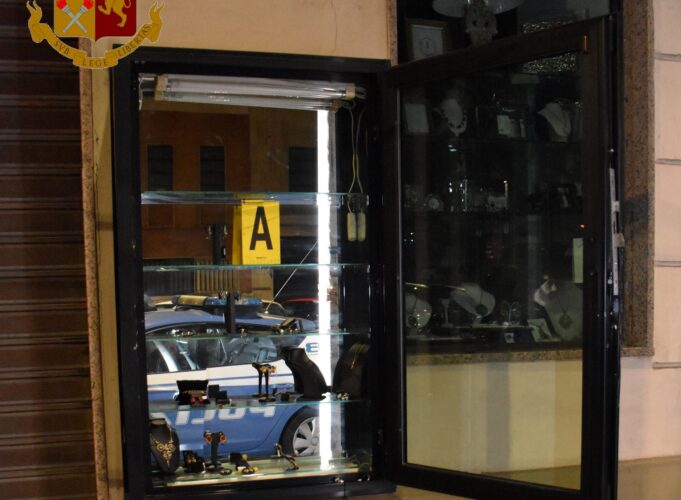 Furto in pieno centro a Cagliari: rubati gioielli per 8mila euro