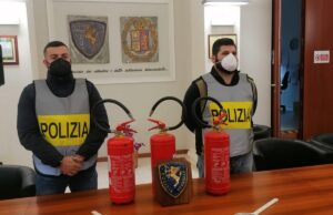 Orientale sarda, due giovani rubano estintori dal sistema antincendio