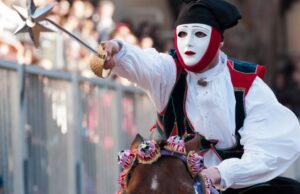 Oristano, 18 stelle alla Sartiglia: corsa lunga e tanto pubblico
