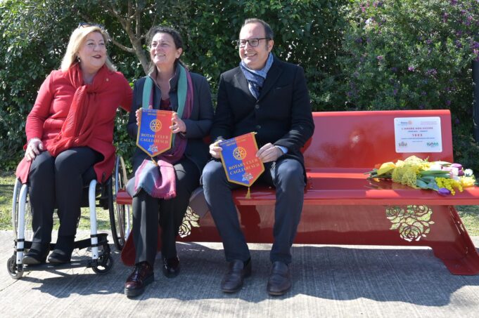 Parco di Terramaini, una panchina rossa contro i femminicidi