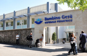 Bimba di 2 anni ricoverata d’urgenza a Roma | Necessario volo dell’Aeronautica