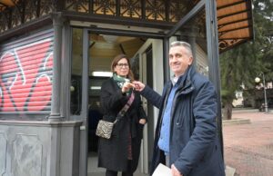 Cagliari, il chiosco di piazza Ingrao consegnato al Consolato d’Ucraina